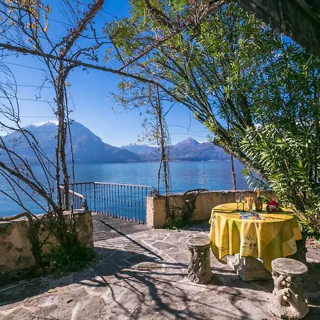 Villa Fiumelatte Sleeps 10 *